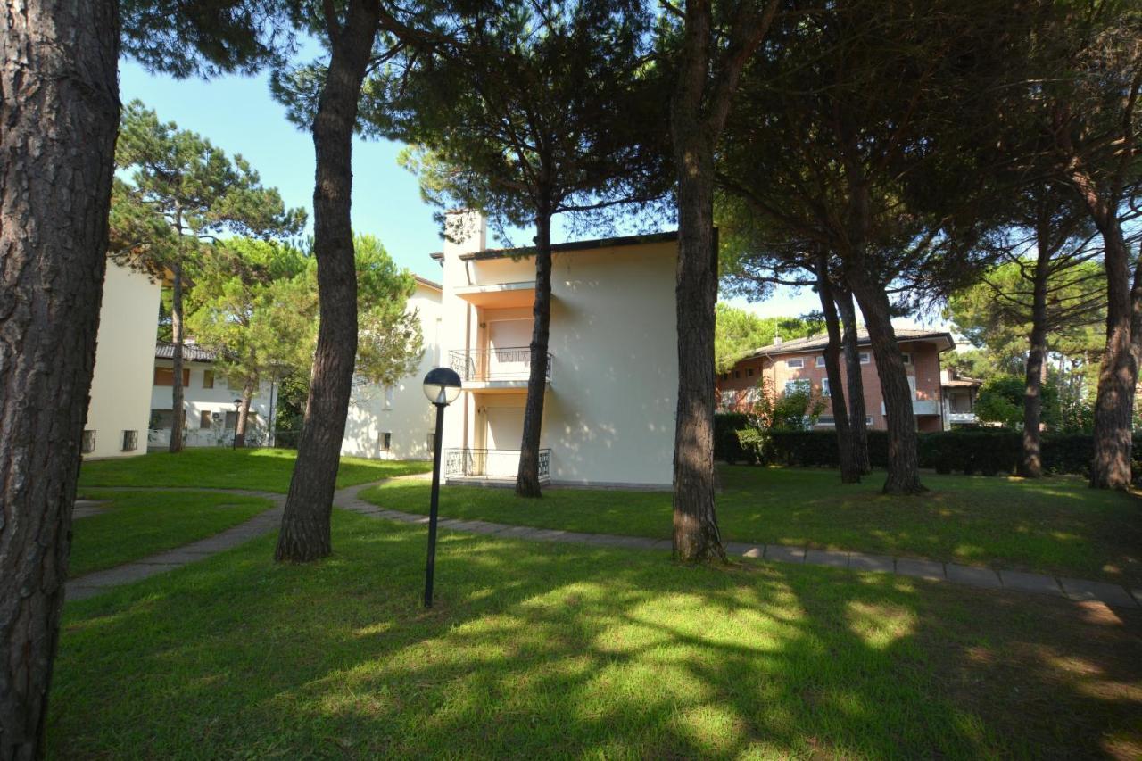 Lignano Pineta Nice Flat ลินญาโน ซับเบียโดโร ภายนอก รูปภาพ