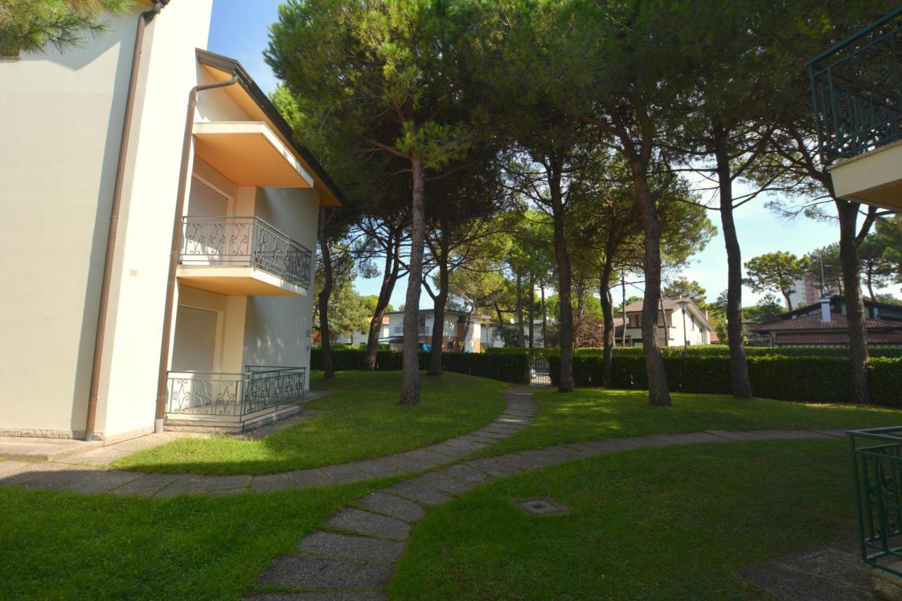 Lignano Pineta Nice Flat ลินญาโน ซับเบียโดโร ภายนอก รูปภาพ