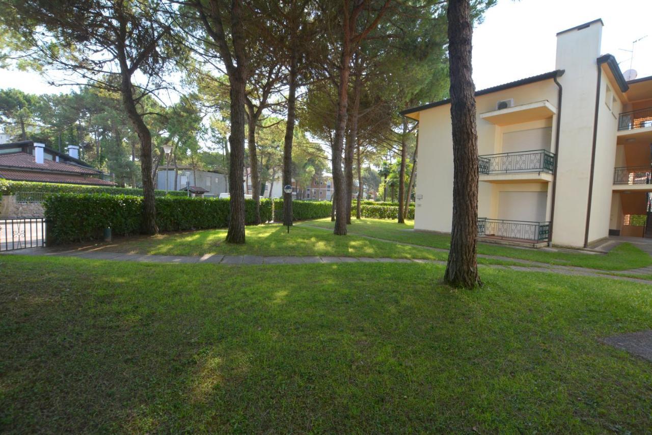 Lignano Pineta Nice Flat ลินญาโน ซับเบียโดโร ภายนอก รูปภาพ